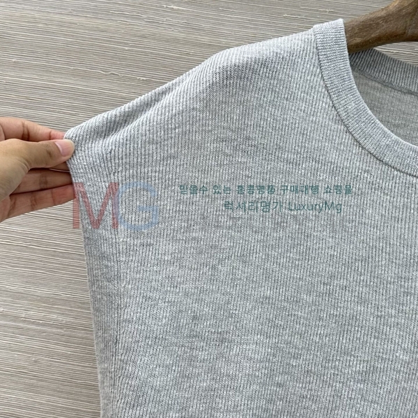 ���� ���ڷ� ��ġ�ڸ� ���� Ƽ���� BC23053-5