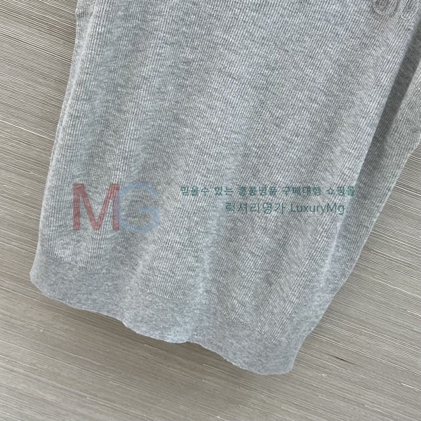 ���� ���ڷ� ��ġ�ڸ� ���� Ƽ���� BC23053-5