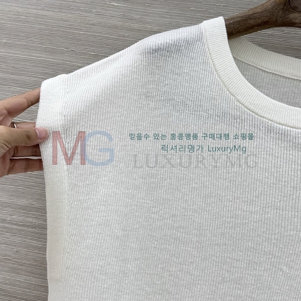���� ���ڷ� ��ġ�ڸ� ���� Ƽ���� BC23053-6