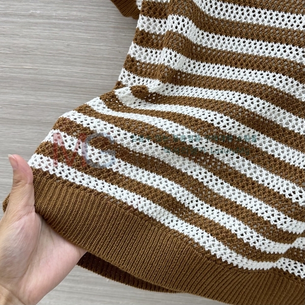 ���� ��**�� ���� Ƽ���� MO936370-2