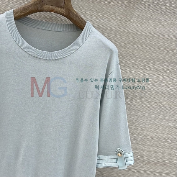 ���� ���ڷ� ��ġ�ڸ� ���� Ƽ���� BC5443780-2