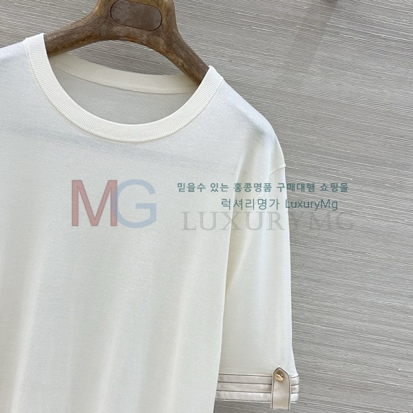 ���� ���ڷ� ��ġ�ڸ� ���� Ƽ���� BC5443780-1