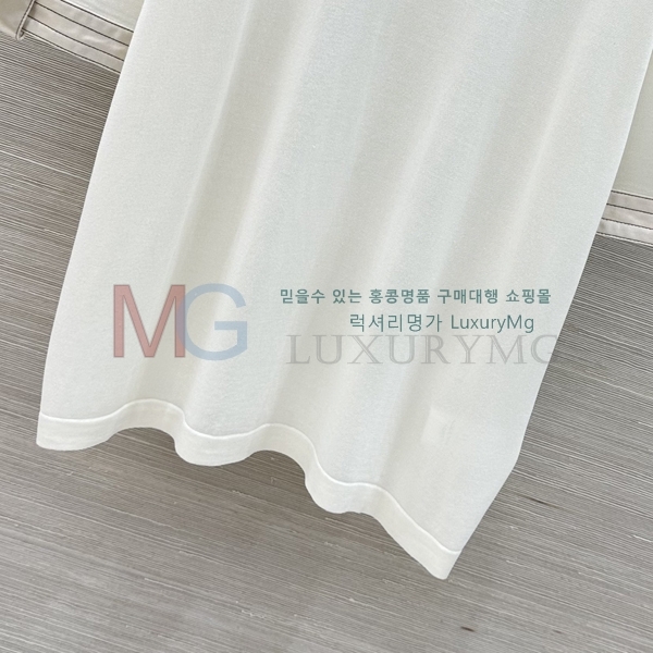 ���� ���ڷ� ��ġ�ڸ� ���� Ƽ���� BC5443780-1