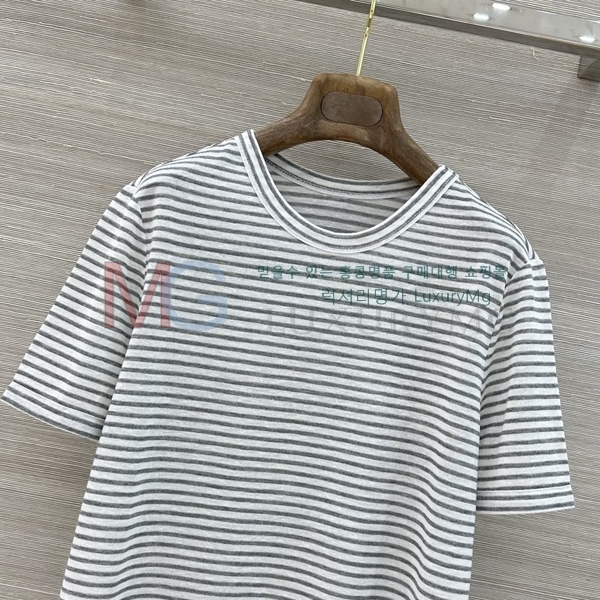 ���� ���ڷ� ��ġ�ڸ� ���� Ƽ���� BC23053-11