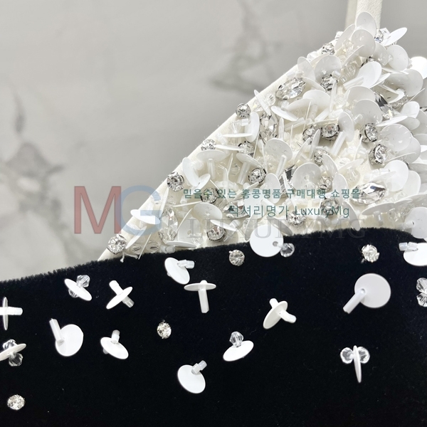 ���� �̿�̿� ���ǽ� MIU340232-17